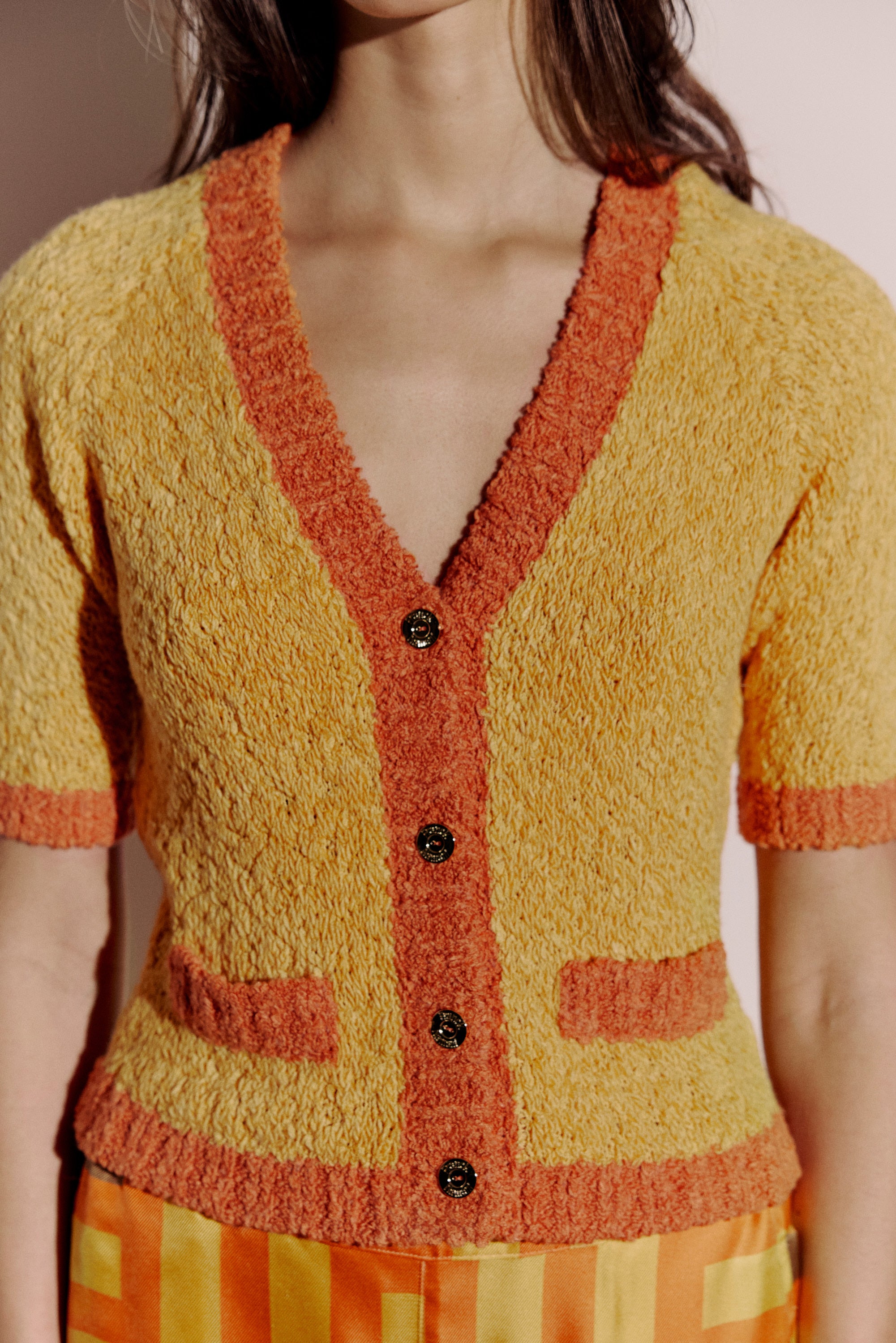 Two-tone short cardigan