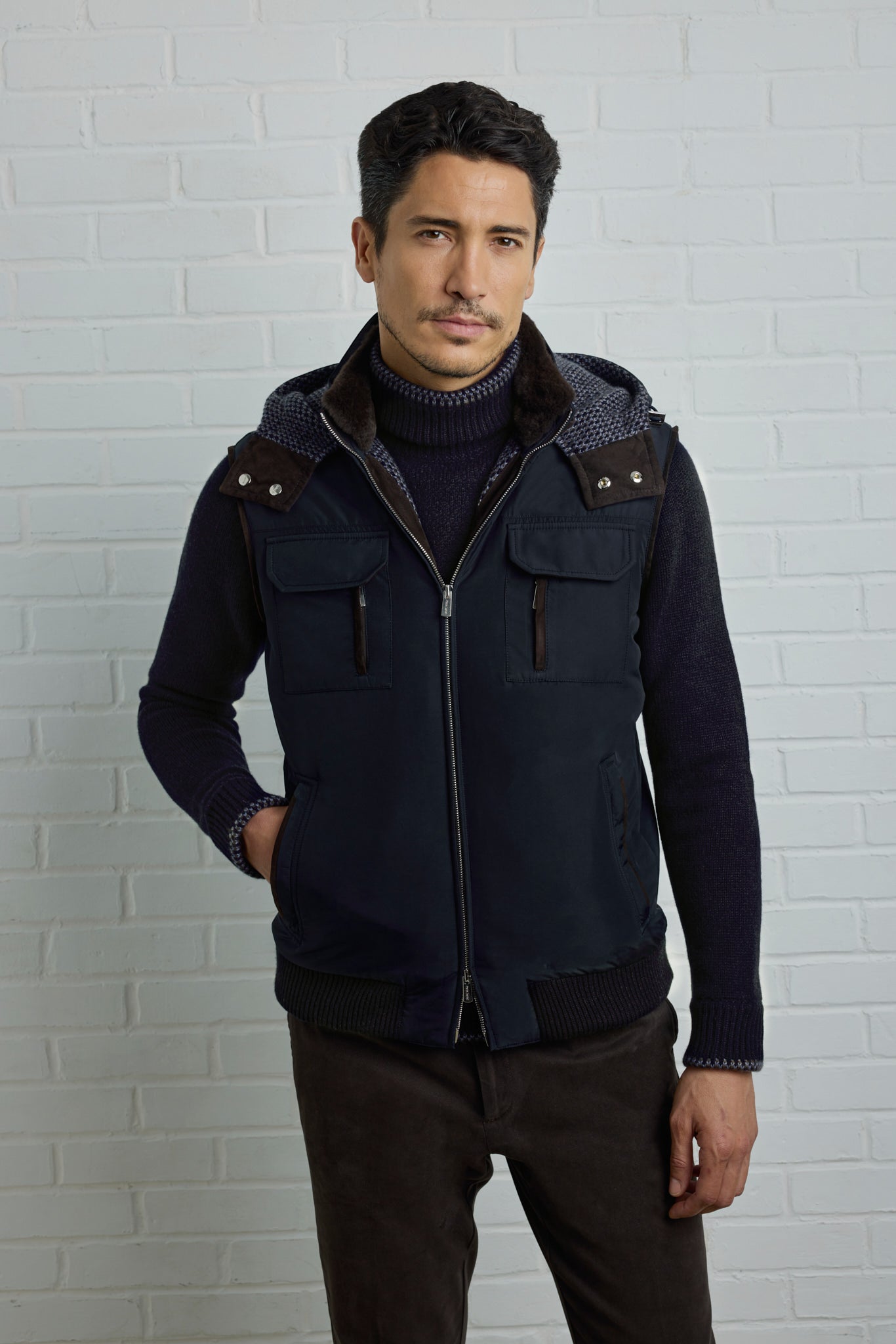 Gilet à capuche DAKOTA en silk nylon avec col doublé de vison et doublure en Ultimum cashmere®