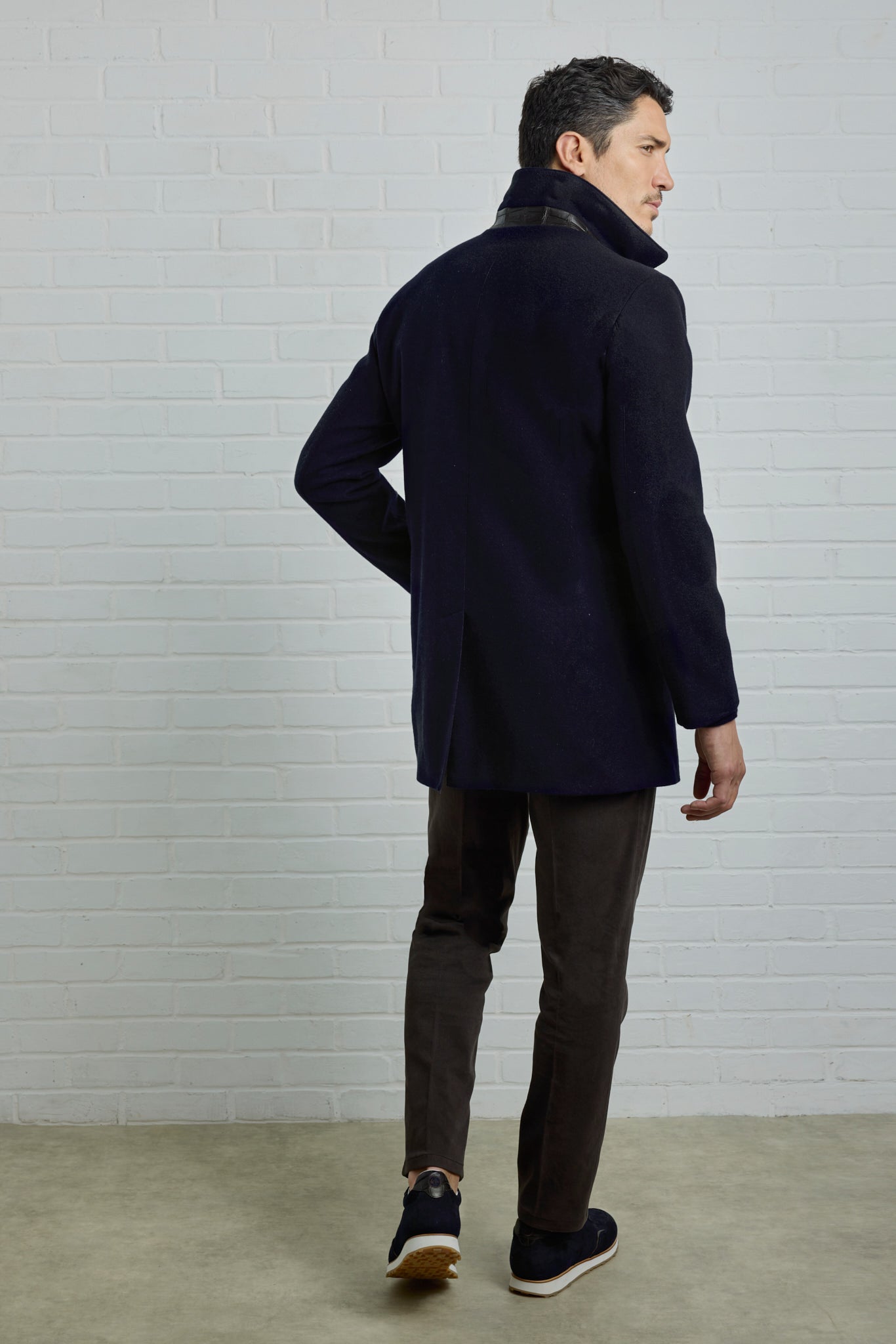 FLINT Coat in Ultimum cashmere®, mink lining and ultra light alligator details 