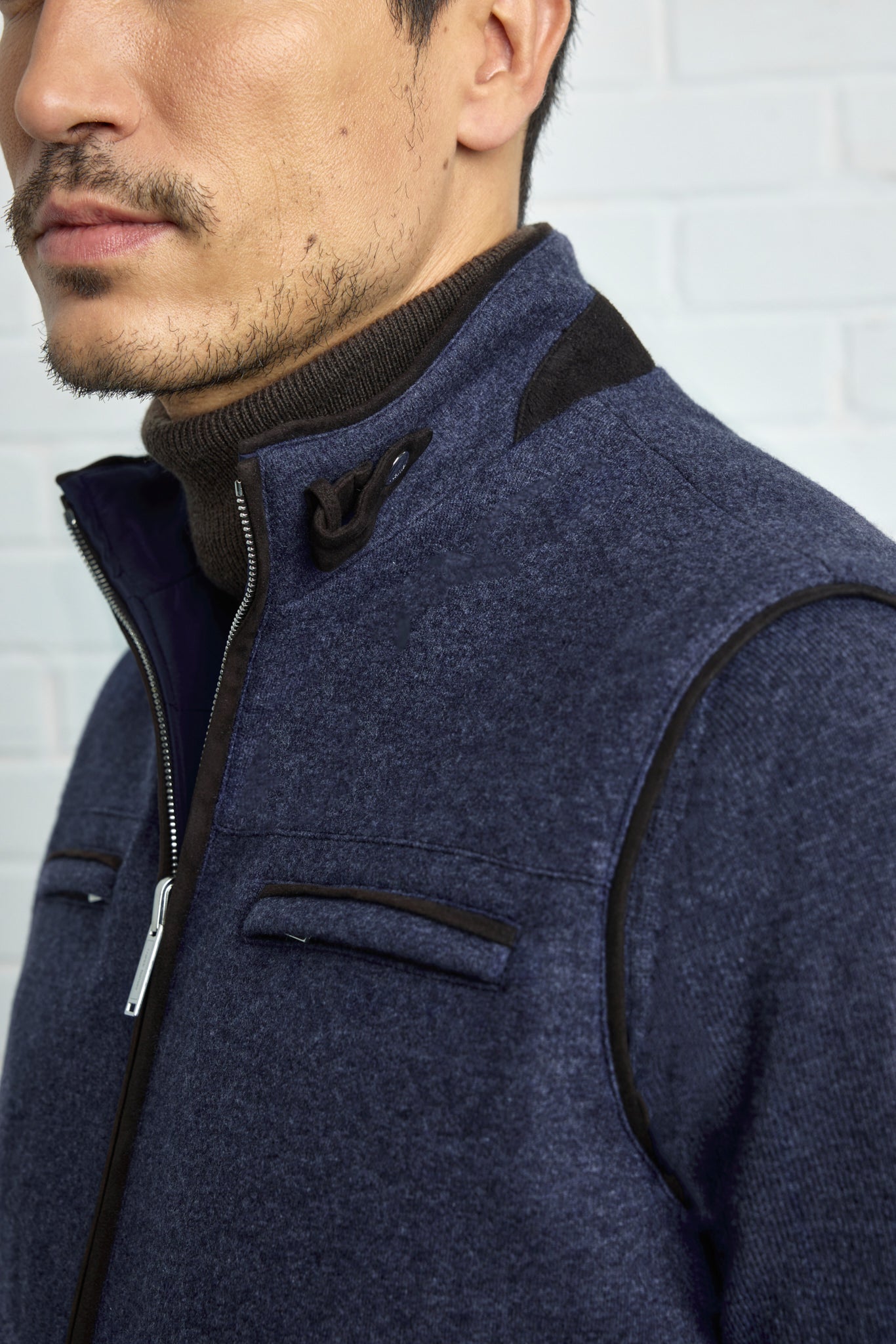 Gilet réversible TOM en Ultimum cashmere® felt et silk nylon avec surpiqûres effet matelassé