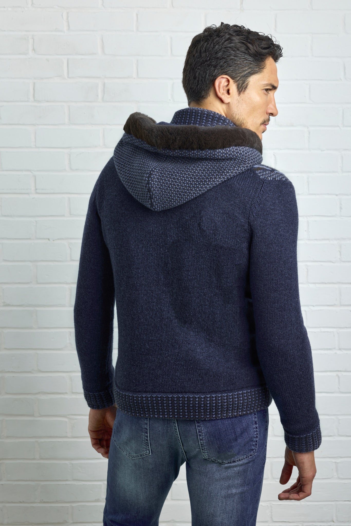 TRECCE Cardigan in braided Ultimum cashmere® and removable hood trimmed with mink