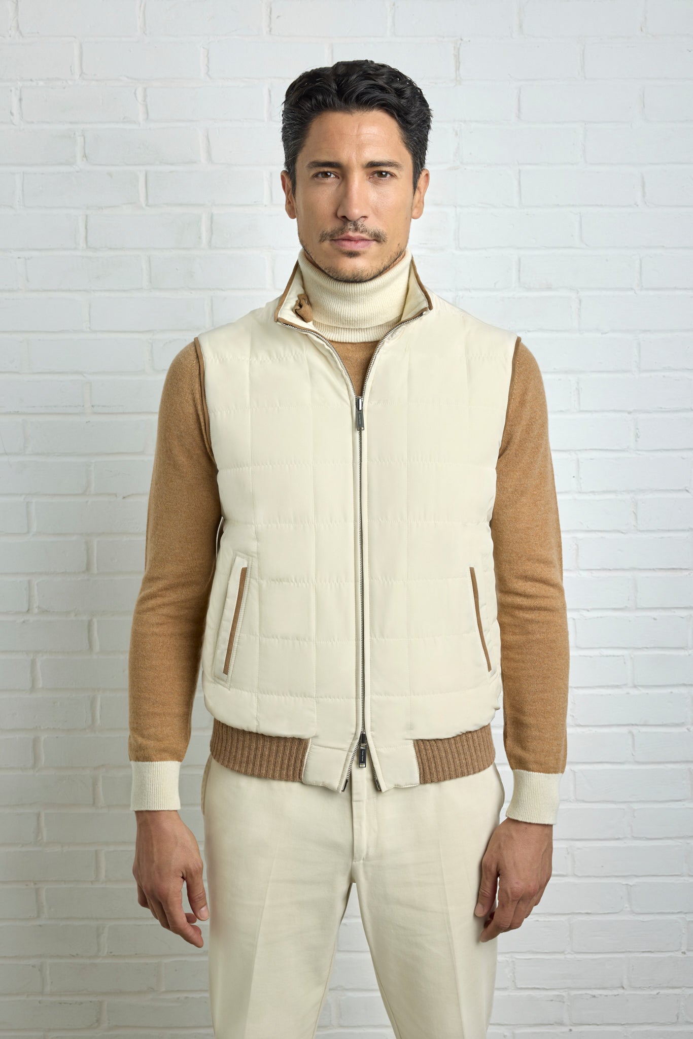 Gilet réversible TOM en Ultimum cashmere® felt et silk nylon avec surpiqûres effet matelassé