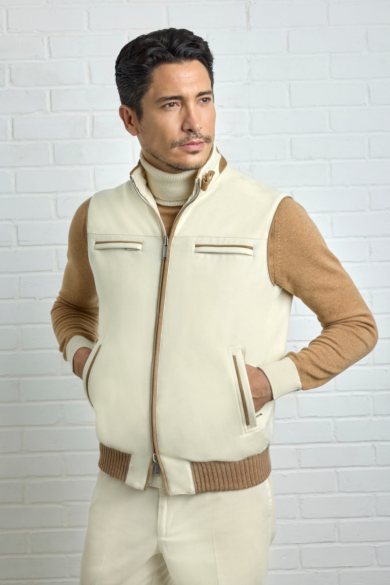 Gilet réversible TOM en Ultimum cashmere® felt et silk nylon avec surpiqûres effet matelassé