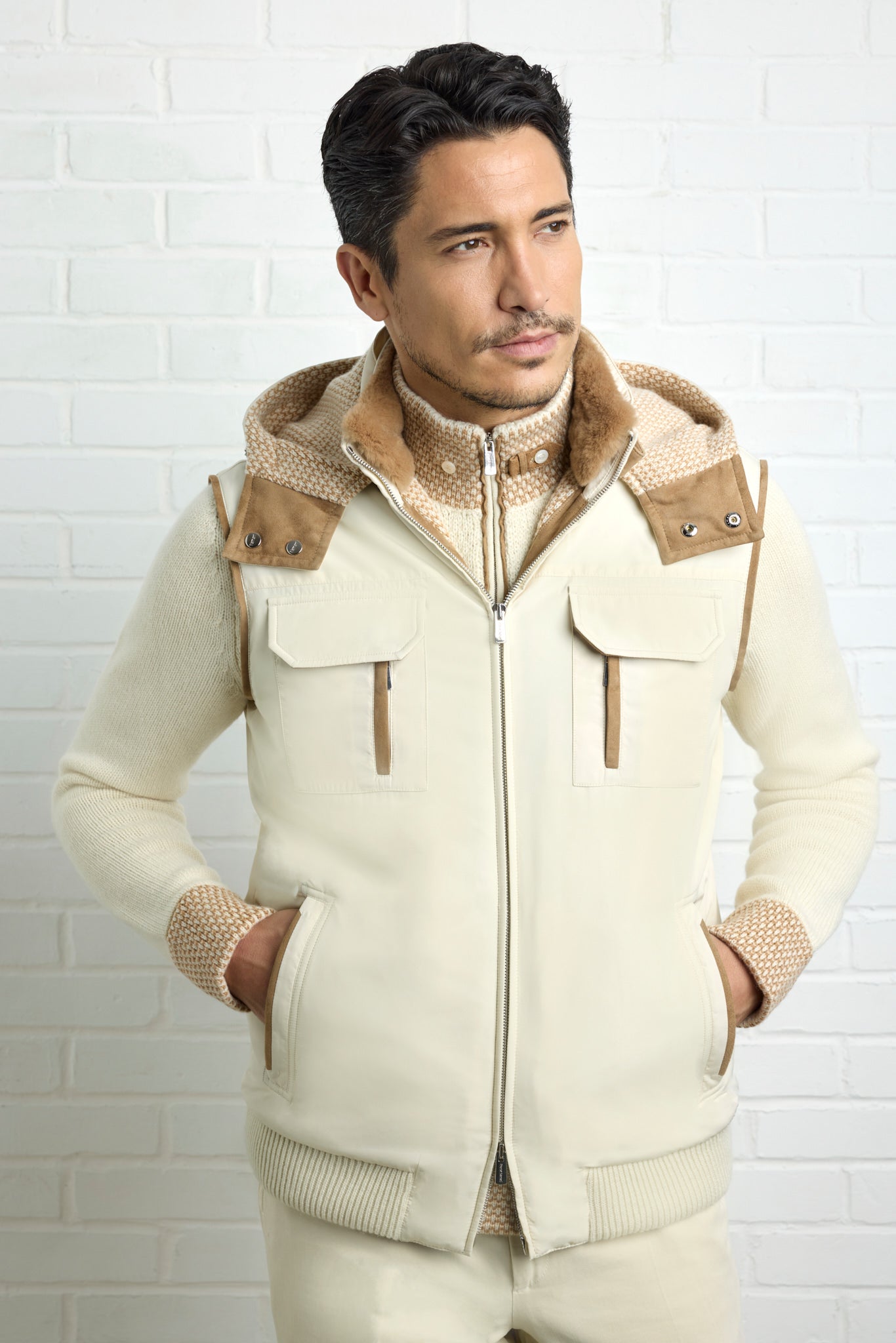 Gilet à capuche DAKOTA en silk nylon avec col doublé de vison et doublure en Ultimum cashmere®