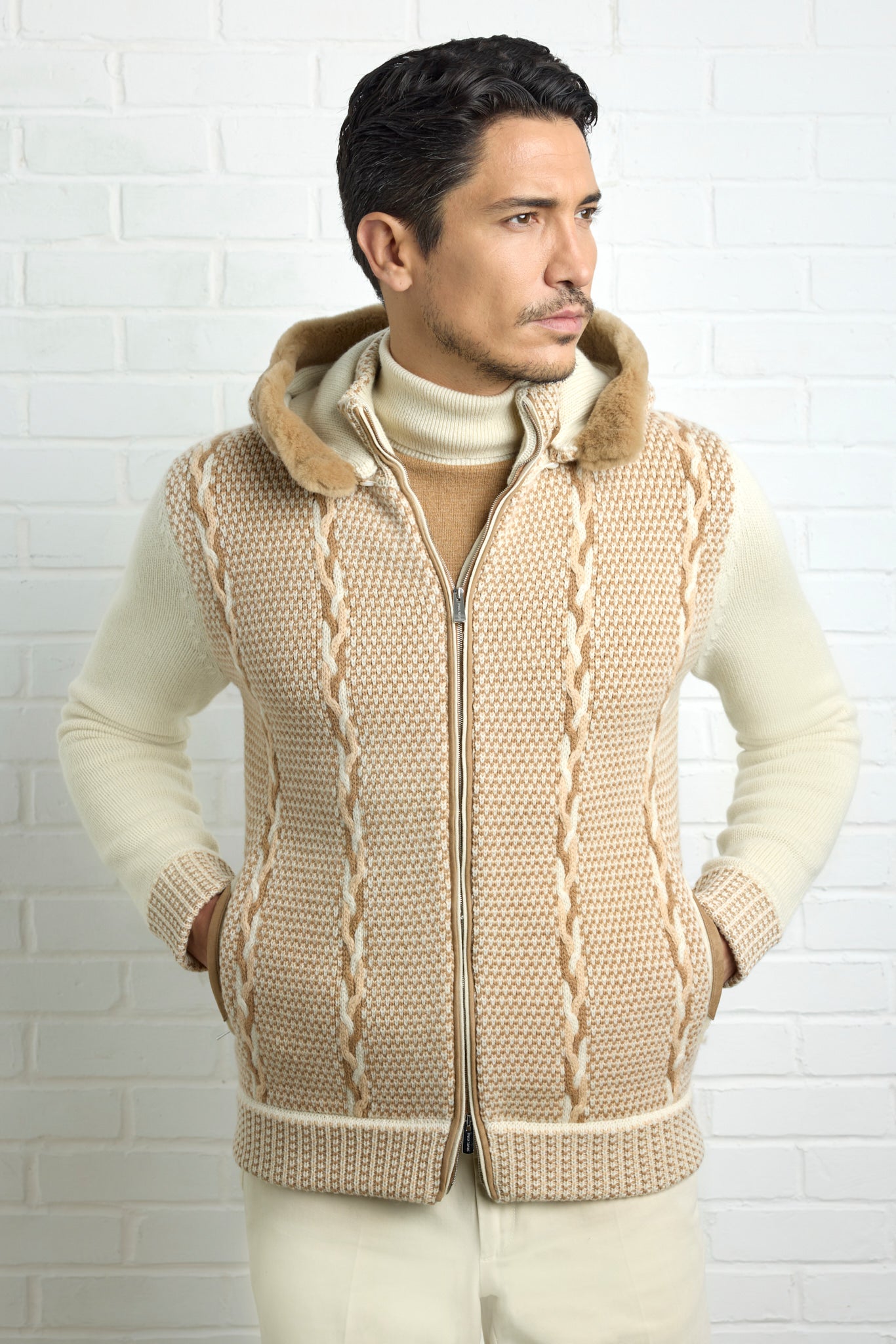 TRECCE Cardigan in braided Ultimum cashmere® and removable hood trimmed with mink